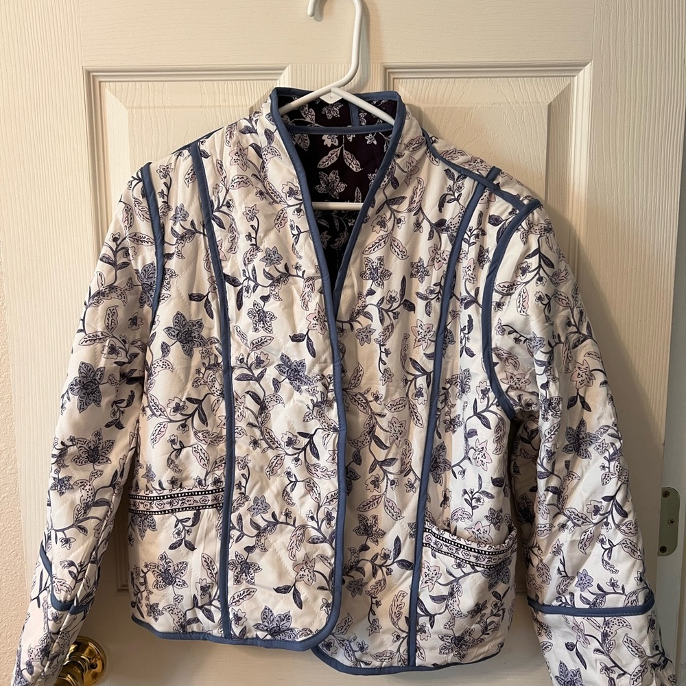 Reversible Floral Quilted Jacket - Blue and White | Medium